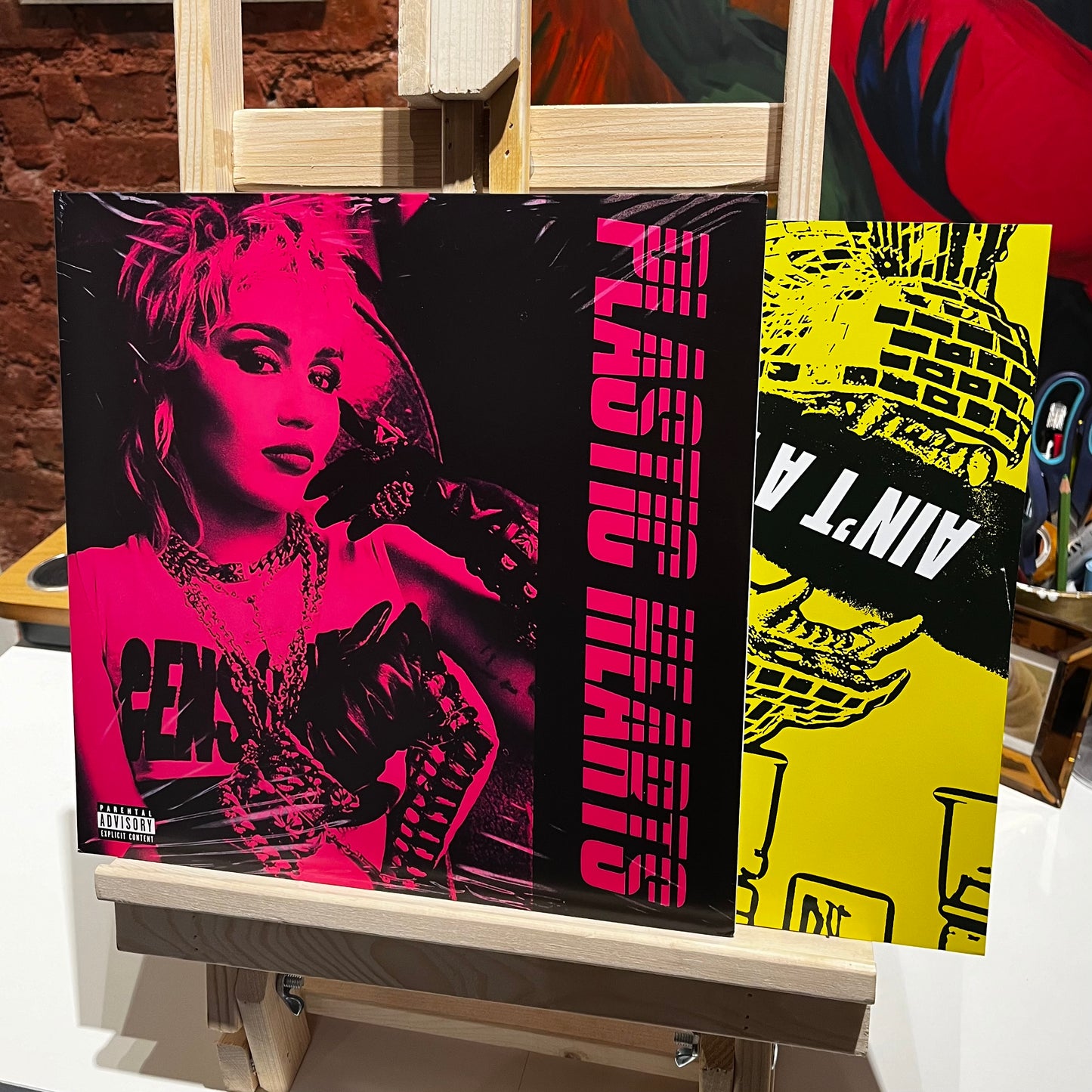 Miley Cyrus - Plastic Hearts